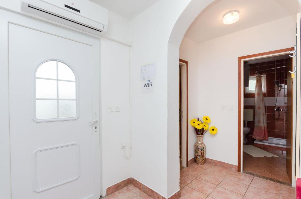 Apartments Albina ロパール エクステリア 写真